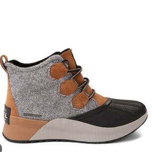 Sorel Women’s Out N About lll Classic Boot- Camel Brown/Black